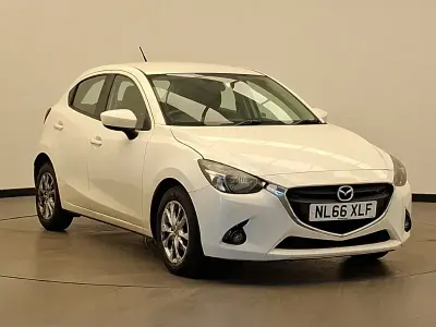Used Mazda 2 75 HP (55 kW) 2016 White Hatchback