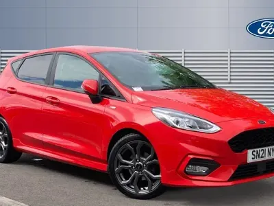 Usado Ford Fiesta ST-Line 95 HP (69 kW) 2021 Vermelho Citadino
