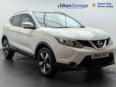 Used Nissan Qashqai N-Connecta 2016 White SUV