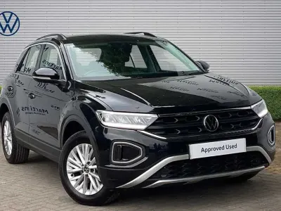 Used VW T-Roc Life 150 HP (110 kW) 2023 Black SUV