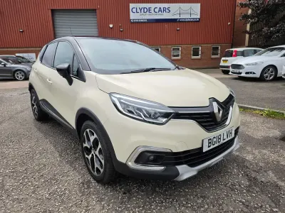 Used Renault Captur Dynamique 90 HP (66 kW) 2018 Cream and black SUV
