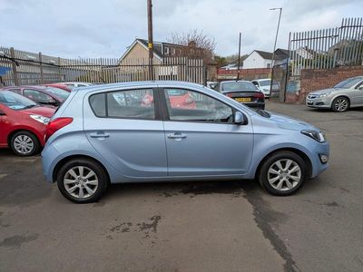 Used Hyundai i20 Active 85 HP (62 kW) 2013 Blue Hatchback