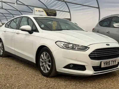 Used Ford Mondeo Style 115 HP (84 kW) 2015 White Hatchback