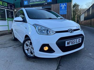 Used Hyundai i10 SE 87 HP (63 kW) 2015 White Hatchback