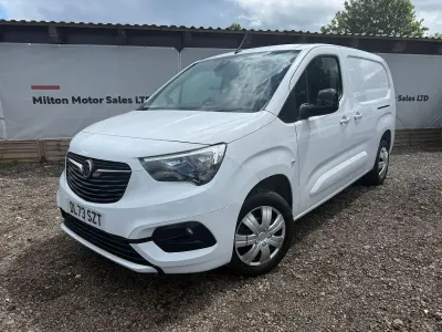 Used Vauxhall Combo S 100 HP (73 kW) 2023 White MPV