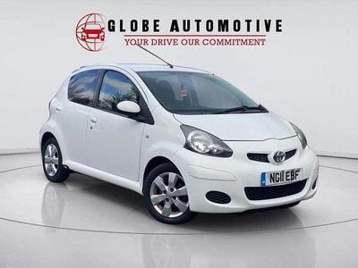 Used Toyota Aygo 68 HP (50 kW) 2011 White Hatchback