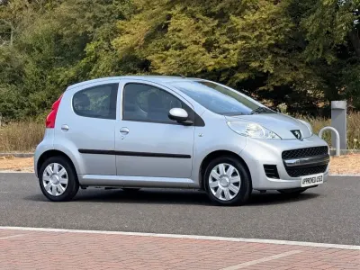 Used Peugeot 107 68 HP (50 kW) 2011 Silver Hatchback