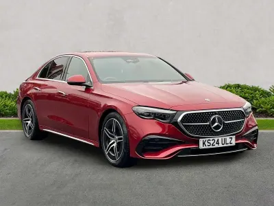 Usado Mercedes E220 AMG Line Premium 2024 Rojo Berlina