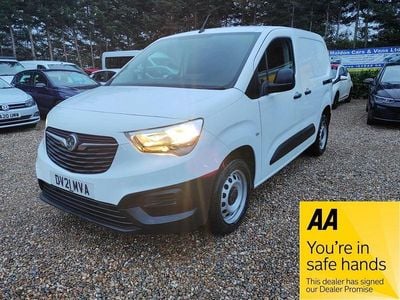 Used Vauxhall Combo 100 HP (73 kW) 2021 White MPV