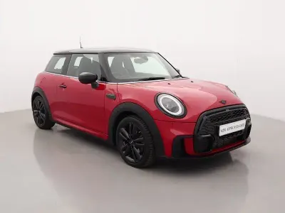 Usado Mini Cooper Hatch 134 CV (98 kW) 2023 Rojo Utilitario