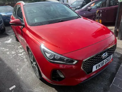 Used Hyundai i30 Premium SE 140 HP (102 kW) 2018 Red Estate