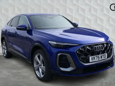 Begagnad Audi Q5 Sportback S-Line 204 HK (150 kW) 2025 Blå SUV