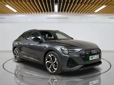 Usado Audi e-tron Black Edition 230 kW (313 CV) 2021 Gris SUV