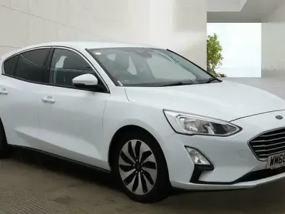 Used Ford Focus Zetec 125 HP (91 kW) 2018 White Hatchback