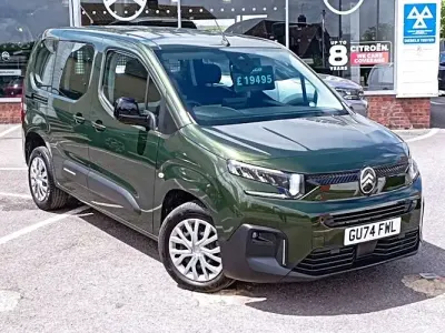 Used Citroën Berlingo PureTech 110 HP (80 kW) 2024 Green MPV