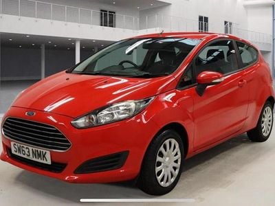 Used Ford Fiesta Style 82 HP (60 kW) 2014 Red Hatchback