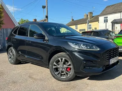 Usado Ford Kuga ST-Line 225 HP (165 kW) 2022 Preto SUV