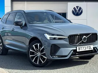 Używany Volvo XC60 Plus 194 KM (142 kW) 2023 Szary SUV