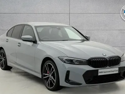 Usado BMW 330e M Sport 288 HP (211 kW) 2024 Cinzento
