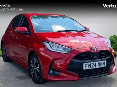Used Toyota Yaris Design 116 HP (85 kW) 2024 Red Hatchback