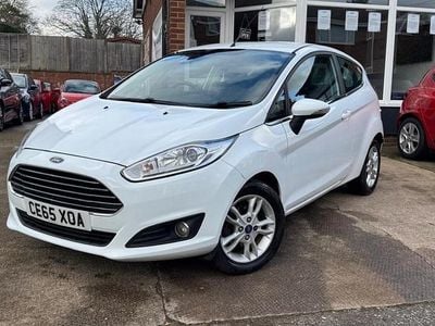 White Used 2015 Ford Fiesta Zetec Hatchback | £4,595 (Fair price)