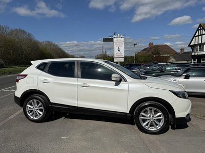 Used Nissan Qashqai Acenta 2014 White SUV