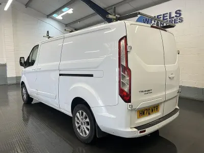 Usado Ford Transit Custom Limited 130 CV (95 kW) 2020 Blanco Van