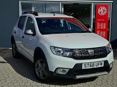 Used Dacia Sandero Essentiel 90 HP (66 kW) 2018 White Hatchback