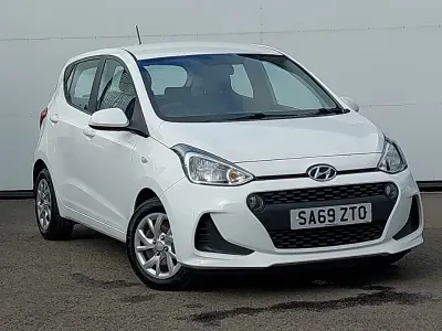 Used Hyundai i10 SE 66 HP (48 kW) 2019 White Hatchback
