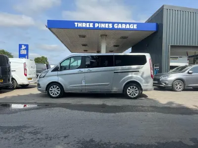Used Ford Tourneo Titanium 130 HP (95 kW) 2022 Silver MPV