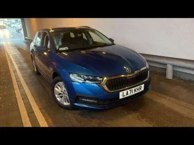 Used Skoda Octavia SE Technology 110 HP (80 kW) 2022 Race blue metallic Estate