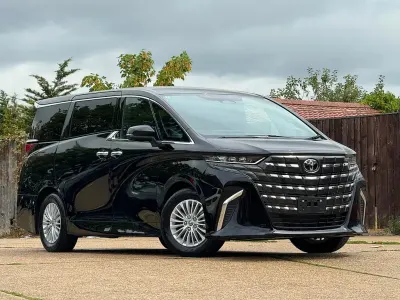 Used Toyota Alphard 190 HP (139 kW) 2025 Black MPV