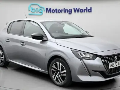 Second-hand Peugeot 208 Allure+ 102 CP (75 kW) 2023 Gri Hatchback