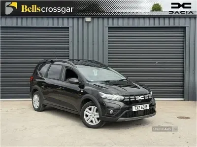 Begagnad Dacia Jogger Expression 141 HK (103 kW) 2024 Svart Minibuss