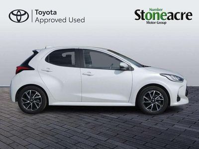 Used Toyota Yaris Hybrid Design 113 HP (83 kW) 2023 White Hatchback