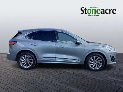 Second-hand Ford Kuga Vignale 190 CP (139 kW) 2023 Argintiu SUV