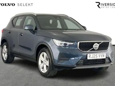 Usado Volvo XC40 Core 2025 Azul SUV