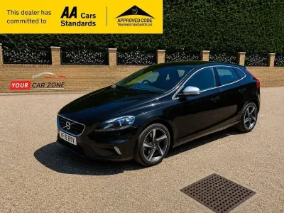 Used Volvo V40 R-Design 120 HP (88 kW) 2015 Black Hatchback
