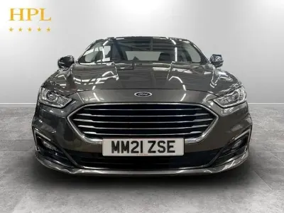Usado Ford Mondeo Titanium 187 HP (137 kW) 2021 Cinzento Sedan
