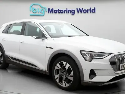 Usado Audi e-tron 300 kW (408 HP) 2020 Branco SUV