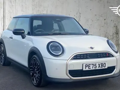 Used Mini Cooper S Hatch 201 HP (147 kW) 2025 White Hatchback