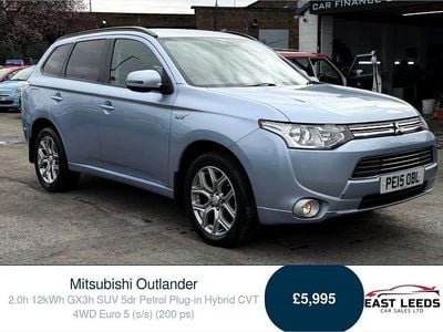 Used Mitsubishi Outlander P-HEV 200 HP (147 kW) 2015 Blue Estate