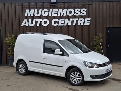 Begagnad VW Caddy Highline 102 HK (75 kW) 2014 Vit Minibuss