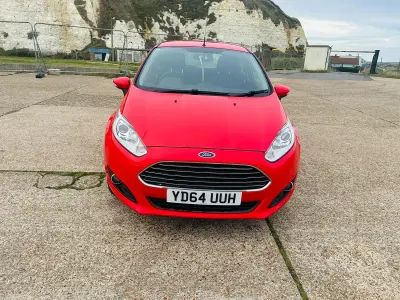 Used Ford Fiesta Zetec 82 HP (60 kW) 2014 Red Hatchback