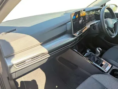 Second-hand VW Golf VIII Style 150 CP (110 kW) 2025 Gri Hatchback