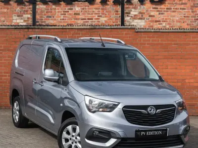Second-hand Vauxhall Combo 100 CP (73 kW) 2019 Gri Monovolum