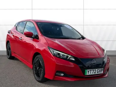 Used Nissan Leaf N-Connecta 110 kW (150 HP) 2022 Red Hatchback