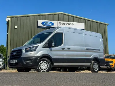 Usado Ford Transit Trend 131 HP (96 kW) 2023 Prateado Van