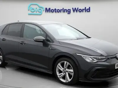 Używany VW Golf VIII R-line 150 KM (110 kW) 2023 Szary Hatchback