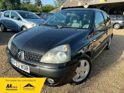 Used Renault Clio Expression 98 HP (72 kW) 2003 Black Hatchback